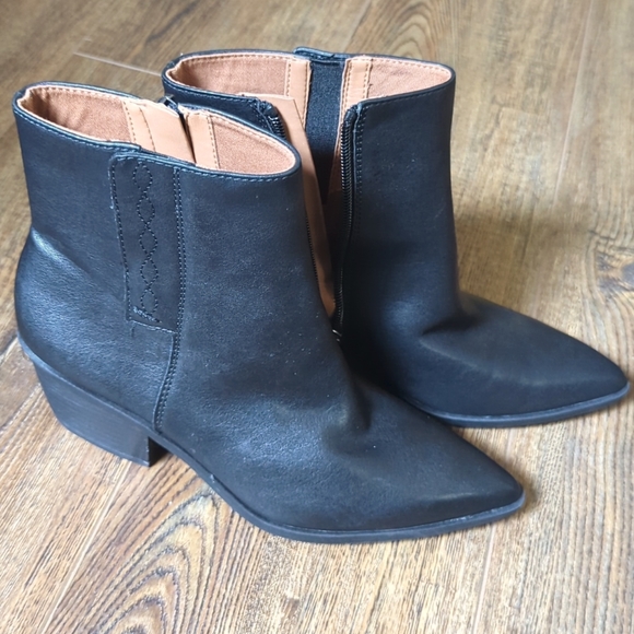 NWOT Franco Sarto "Smalls" Short Bootie- Black-Size 6 - Picture 5 of 7